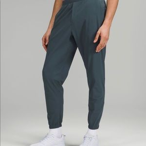 Surge Jogger Shorter Length, Iron Blue